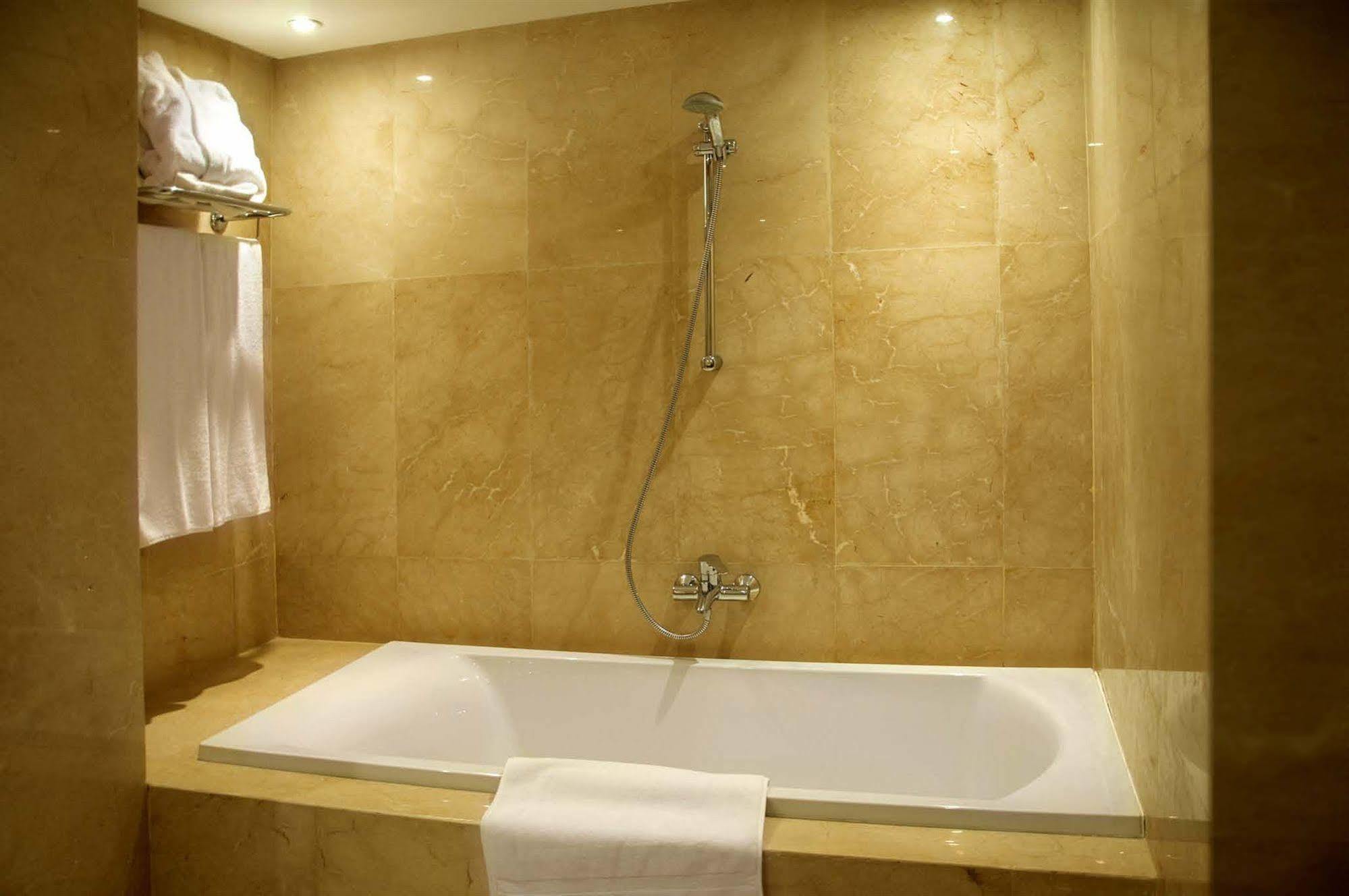 Suites Hotel Mohammed V By Accor Al Hoceïma Exterior foto